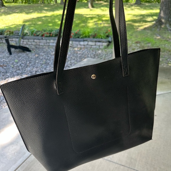 Elegant Black Tote Bag - Picture 1 of 4